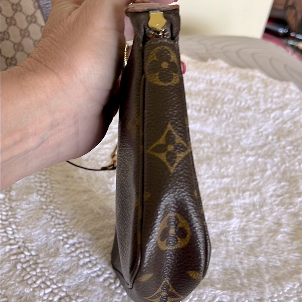 Louis Vuitton Brown Monogram Shoulder Bag with Gold Hardware Preloved - Picture 7 of 13
